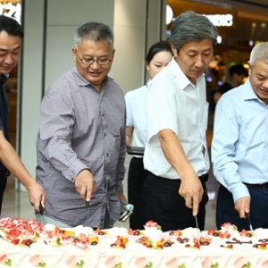 南京鳳凰國(guó)際書(shū)城成立十周年 豐富活動(dòng)回饋?zhàn)x者