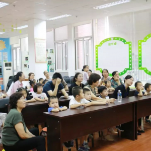 張家港楊舍景溪社區(qū)舉辦親子共讀活動