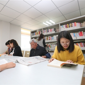 靖江徐周村：“全國示范農(nóng)家書屋”點亮村民書香生活