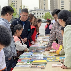 句容市圖書館：創(chuàng)新閱讀方式 引領(lǐng)全民“悅”讀