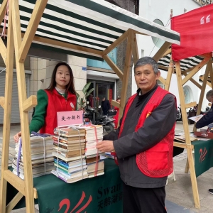 常州天寧：市民捐書捐出一個(gè)“湖畔圖書館”